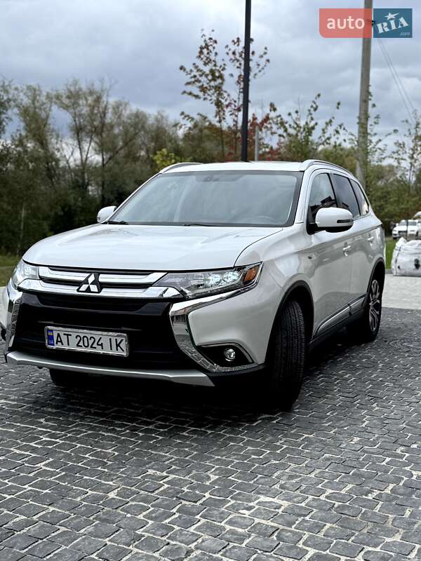 Позашляховик / Кросовер Mitsubishi Outlander 2016 в Івано-Франківську