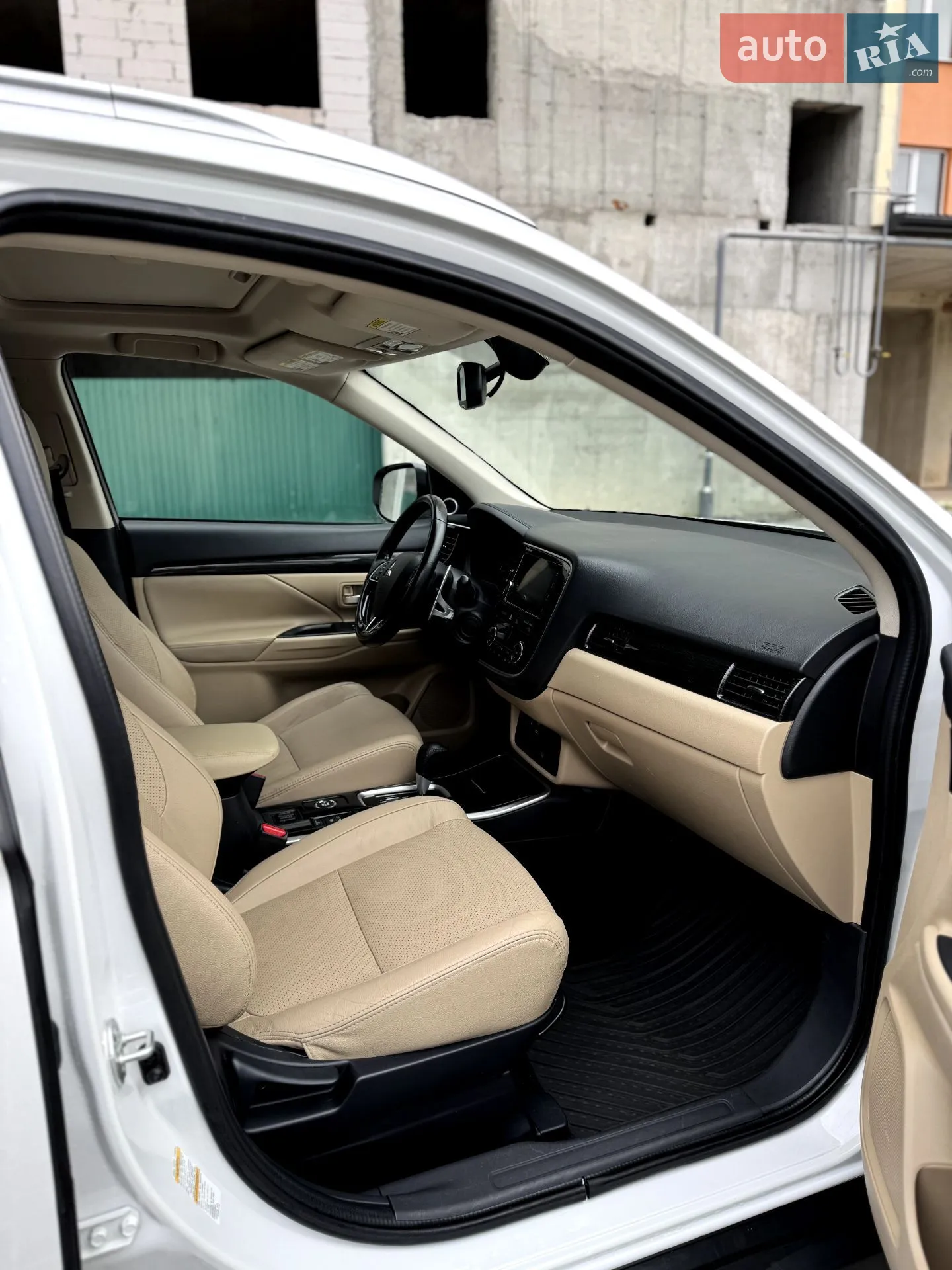2016 Mitsubishi Outlander - мініатюра 28