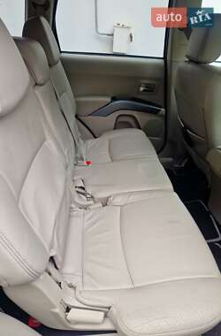 Внедорожник / Кроссовер Mitsubishi Outlander 2007 в 