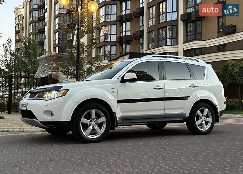 Внедорожник / Кроссовер Mitsubishi Outlander 2010 в Киеве