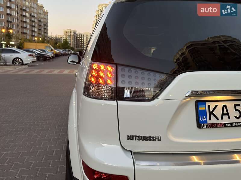 Внедорожник / Кроссовер Mitsubishi Outlander 2010 в Киеве