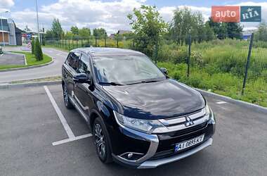 Внедорожник / Кроссовер Mitsubishi Outlander 2017 в 
