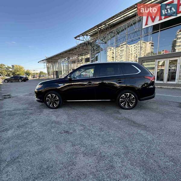 Внедорожник / Кроссовер Mitsubishi Outlander 2018 в Запорожье