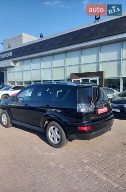 Внедорожник / Кроссовер Mitsubishi Outlander 2010 в 