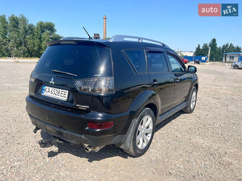 Внедорожник / Кроссовер Mitsubishi Outlander 2010 в Киеве