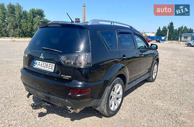 Внедорожник / Кроссовер Mitsubishi Outlander 2010 в 