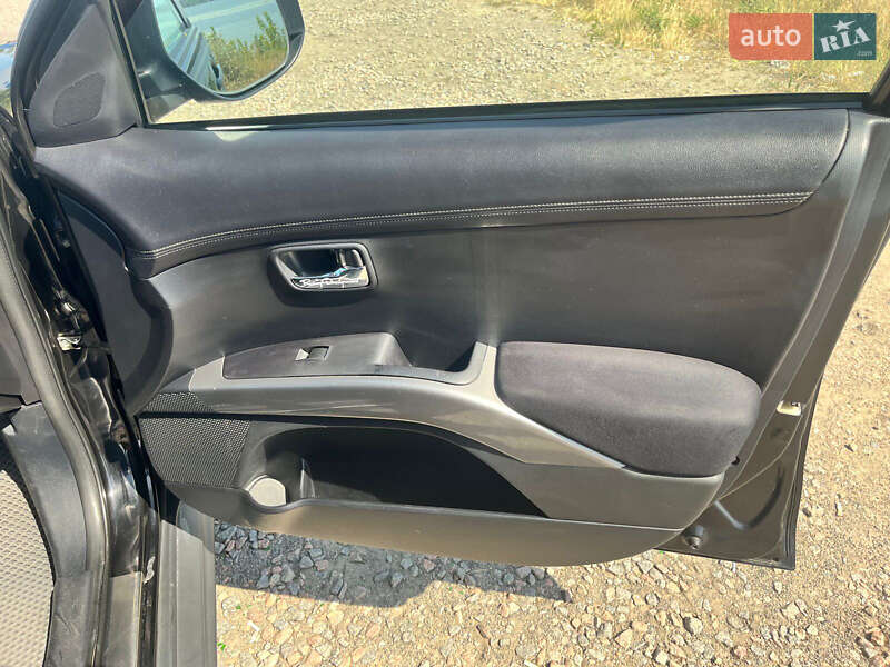 Внедорожник / Кроссовер Mitsubishi Outlander 2010 в Киеве