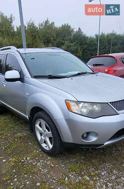 Внедорожник / Кроссовер Mitsubishi Outlander 2008 в 