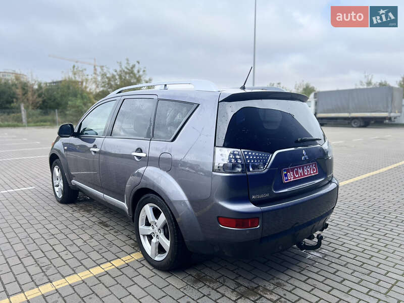 Внедорожник / Кроссовер Mitsubishi Outlander 2008 в Дубно