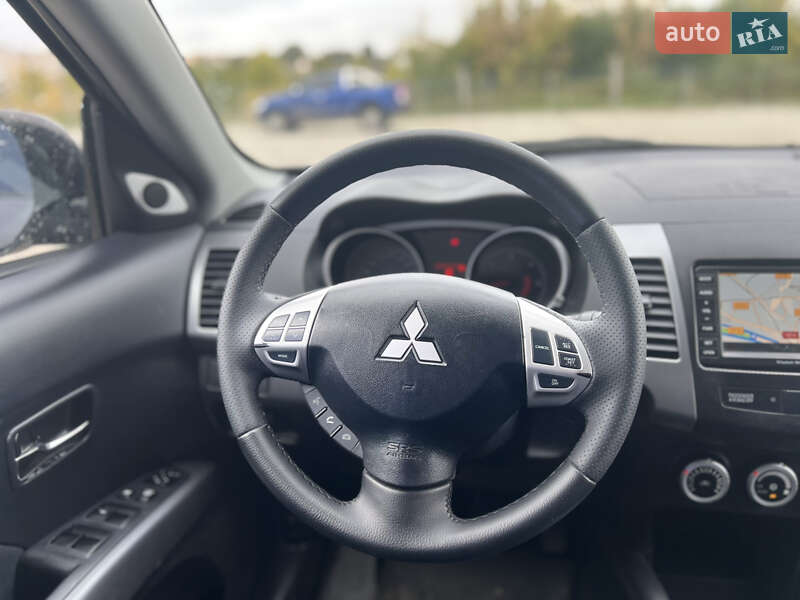 Внедорожник / Кроссовер Mitsubishi Outlander 2008 в Дубно