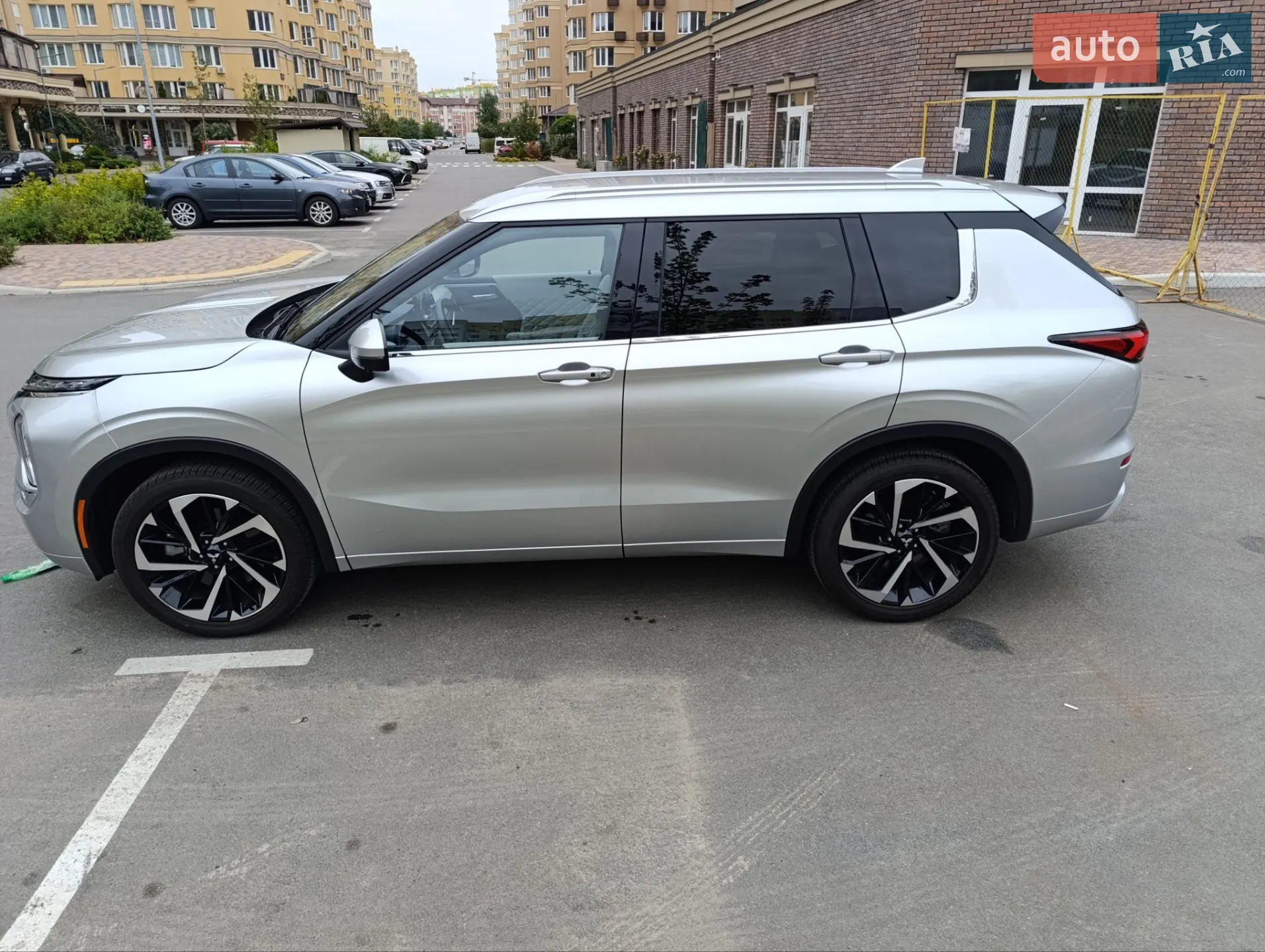 2024 Mitsubishi Outlander - мініатюра 8