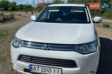 Позашляховик / Кросовер Mitsubishi Outlander 2014 в Івано-Франківську
