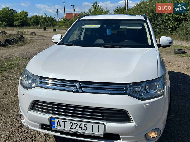 Mitsubishi Outlander 2014