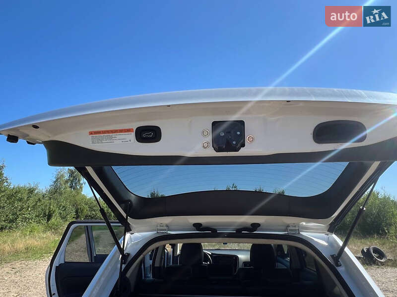 Внедорожник / Кроссовер Mitsubishi Outlander 2014 в Ивано-Франковске фото 9 Внедорожник / Кроссовер Mitsubishi Outlander 2014 в Ивано-Франковске