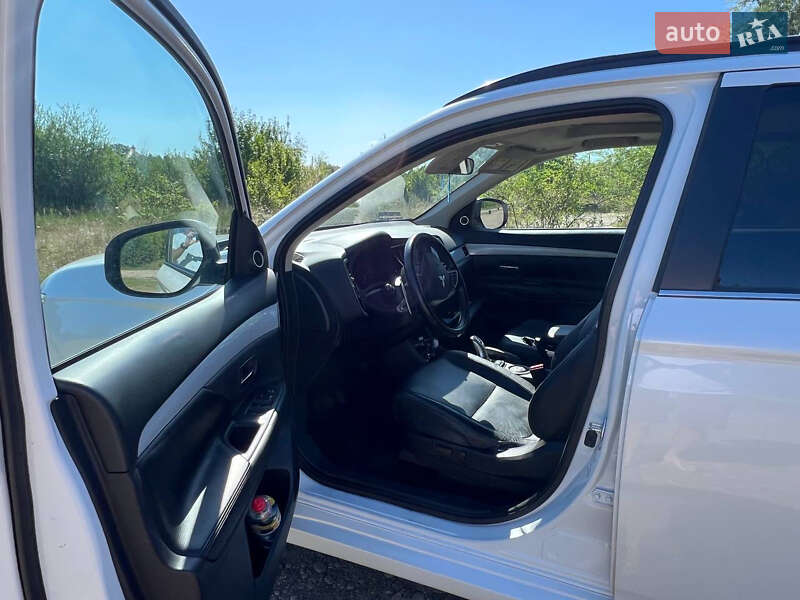 Внедорожник / Кроссовер Mitsubishi Outlander 2014 в Ивано-Франковске фото 29 Внедорожник / Кроссовер Mitsubishi Outlander 2014 в Ивано-Франковске