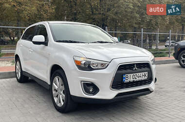 Внедорожник / Кроссовер Mitsubishi Outlander 2015 в Кременчуге