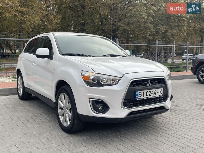 Внедорожник / Кроссовер Mitsubishi Outlander 2015 в Кременчуге