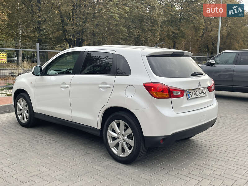Внедорожник / Кроссовер Mitsubishi Outlander 2015 в Кременчуге