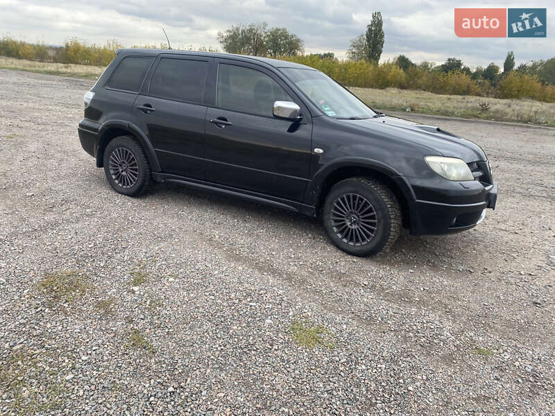 Внедорожник / Кроссовер Mitsubishi Outlander 2005 в Погребище