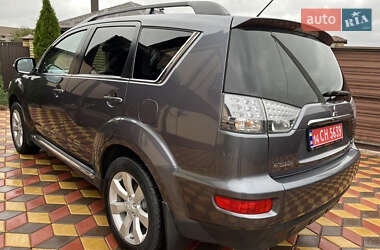 Внедорожник / Кроссовер Mitsubishi Outlander 2012 в 
