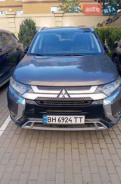 Внедорожник / Кроссовер Mitsubishi Outlander 2017 в Одессе
