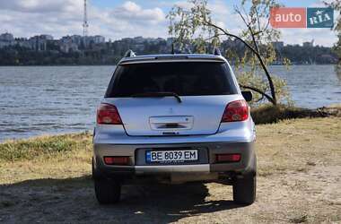Позашляховик / Кросовер Mitsubishi Outlander 2005 в 