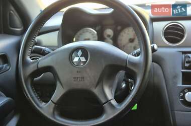 Позашляховик / Кросовер Mitsubishi Outlander 2005 в 