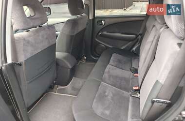 Внедорожник / Кроссовер Mitsubishi Outlander 2005 в 
