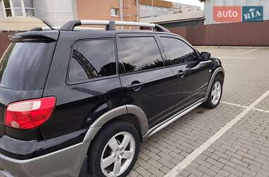 Внедорожник / Кроссовер Mitsubishi Outlander 2005 в 