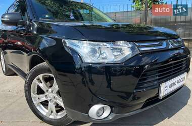 Внедорожник / Кроссовер Mitsubishi Outlander 2013 в 