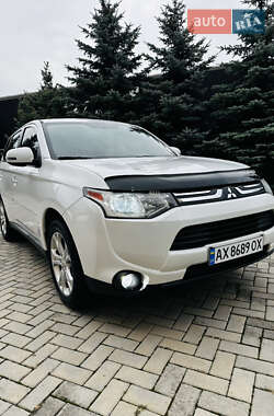 Внедорожник / Кроссовер Mitsubishi Outlander 2013 в Харькове