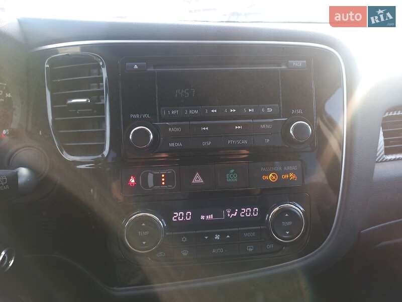 Внедорожник / Кроссовер Mitsubishi Outlander 2012 в Шептицькому