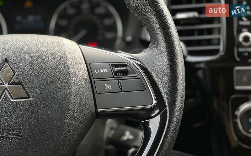 Позашляховик / Кросовер Mitsubishi Outlander 2019 в Львові фото 13 Позашляховик / Кросовер Mitsubishi Outlander 2019 в Львові