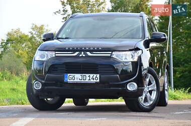 Внедорожник / Кроссовер Mitsubishi Outlander 2013 в 