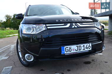 Внедорожник / Кроссовер Mitsubishi Outlander 2013 в 