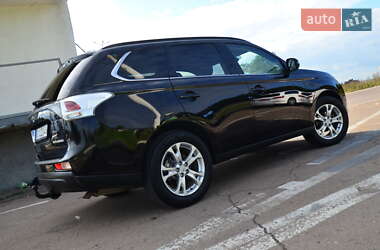 Внедорожник / Кроссовер Mitsubishi Outlander 2013 в 