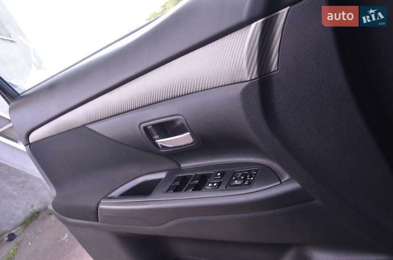 Внедорожник / Кроссовер Mitsubishi Outlander 2013 в Дрогобыче