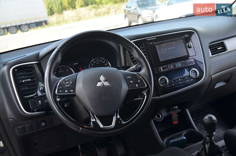 Внедорожник / Кроссовер Mitsubishi Outlander 2013 в Дрогобыче