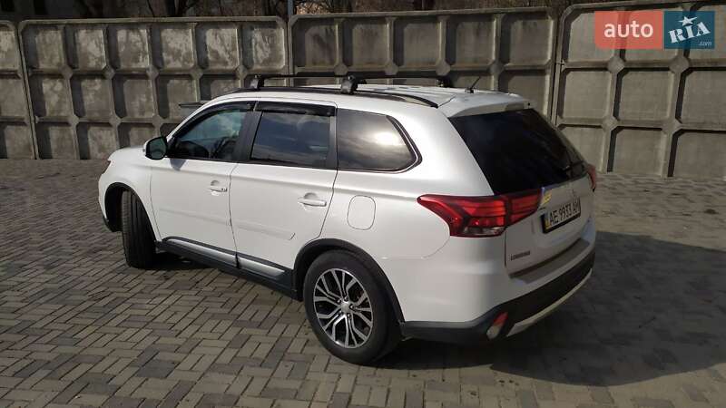 Внедорожник / Кроссовер Mitsubishi Outlander 2016 в Днепре
