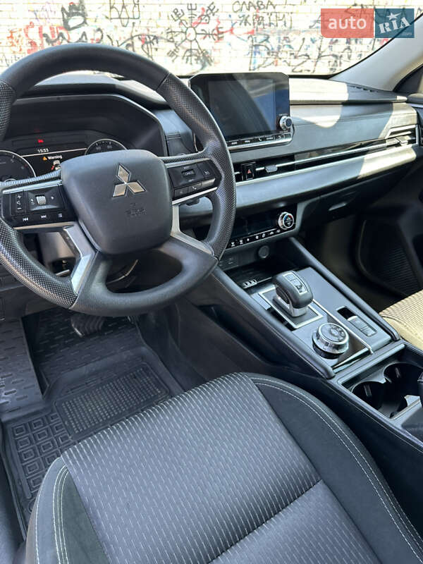 Позашляховик / Кросовер Mitsubishi Outlander 2022 в Одесі фото 11 Позашляховик / Кросовер Mitsubishi Outlander 2022 в Одесі