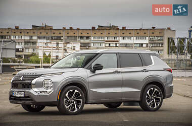 Позашляховик / Кросовер Mitsubishi Outlander 2021 в  фото 3 Позашляховик / Кросовер Mitsubishi Outlander 2021 в