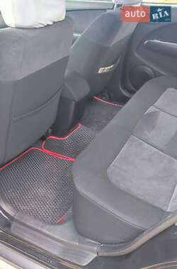 Внедорожник / Кроссовер Mitsubishi Outlander 2005 в 