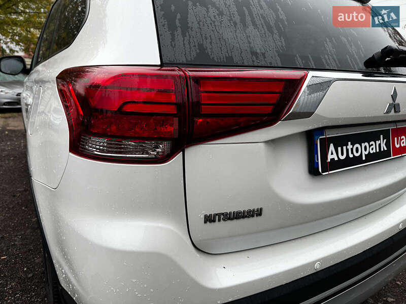 Внедорожник / Кроссовер Mitsubishi Outlander 2019 в Киеве