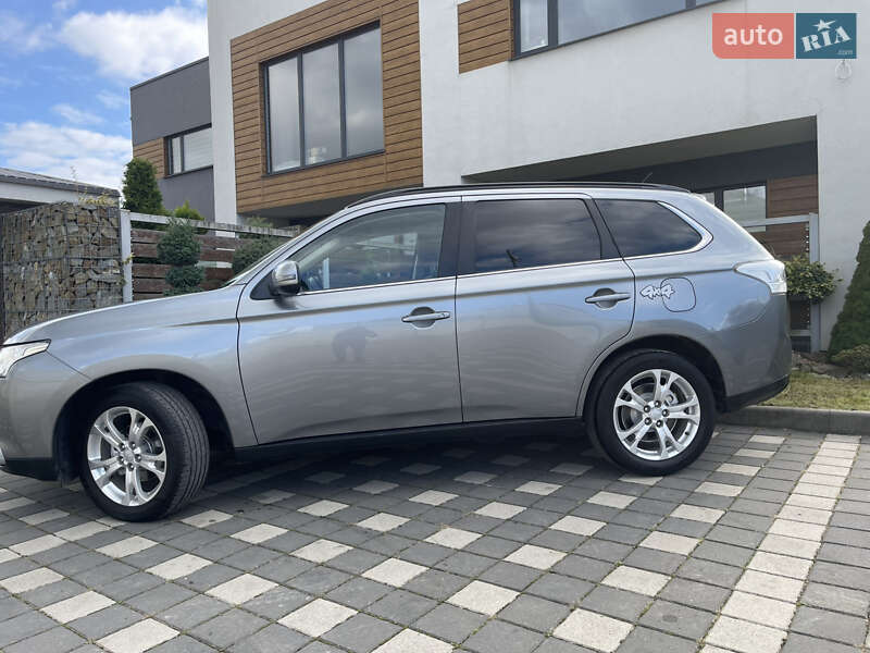 Внедорожник / Кроссовер Mitsubishi Outlander 2014 в Стрые