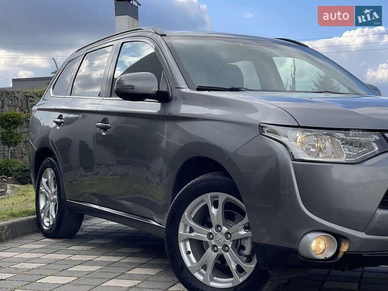 Внедорожник / Кроссовер Mitsubishi Outlander 2014 в Стрые