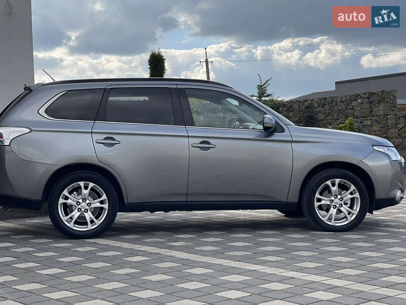 Внедорожник / Кроссовер Mitsubishi Outlander 2014 в Стрые