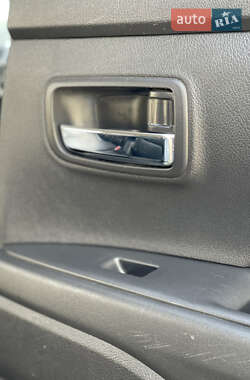Внедорожник / Кроссовер Mitsubishi Outlander 2014 в 