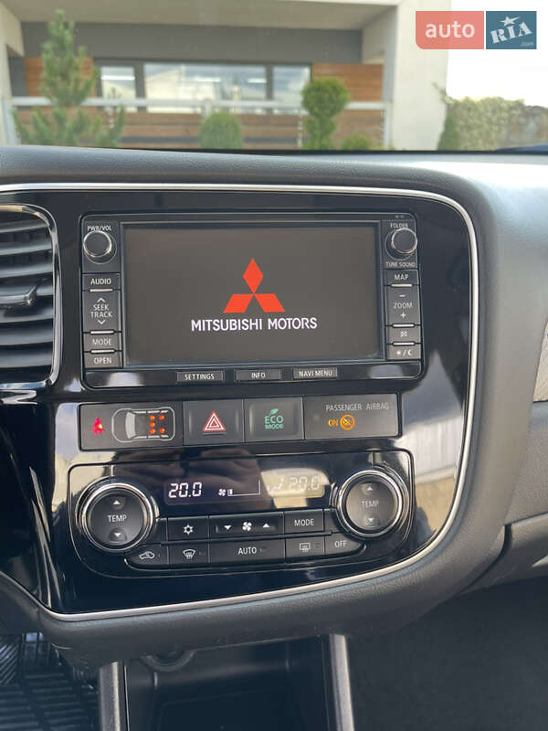 Внедорожник / Кроссовер Mitsubishi Outlander 2014 в Стрые