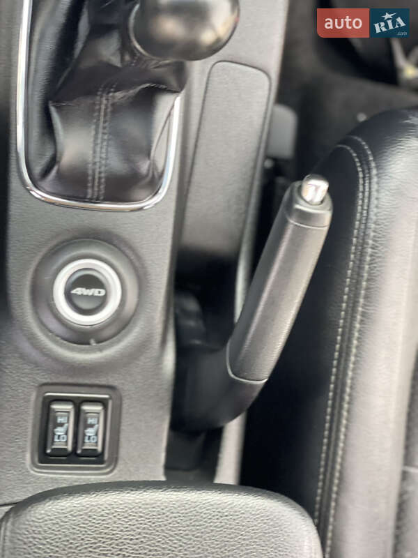 Внедорожник / Кроссовер Mitsubishi Outlander 2014 в Стрые