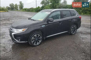 Внедорожник / Кроссовер Mitsubishi Outlander 2018 в Хмельницком